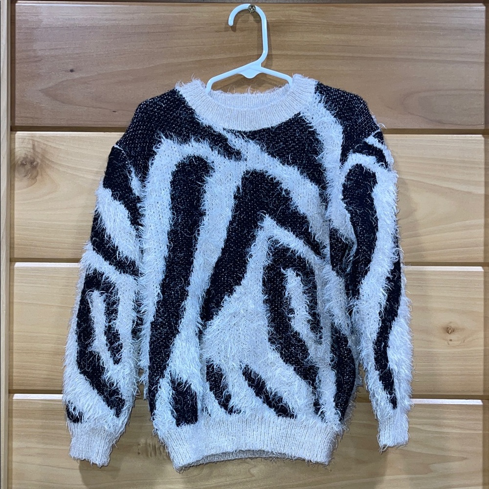 Jessica Simpson Black and White Textured Sweater